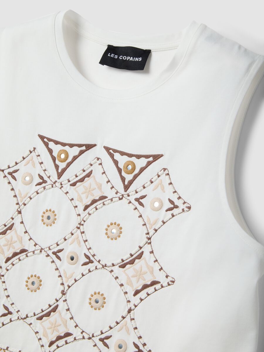 Tank top in puro cotone bianco regular fit con ricami_5