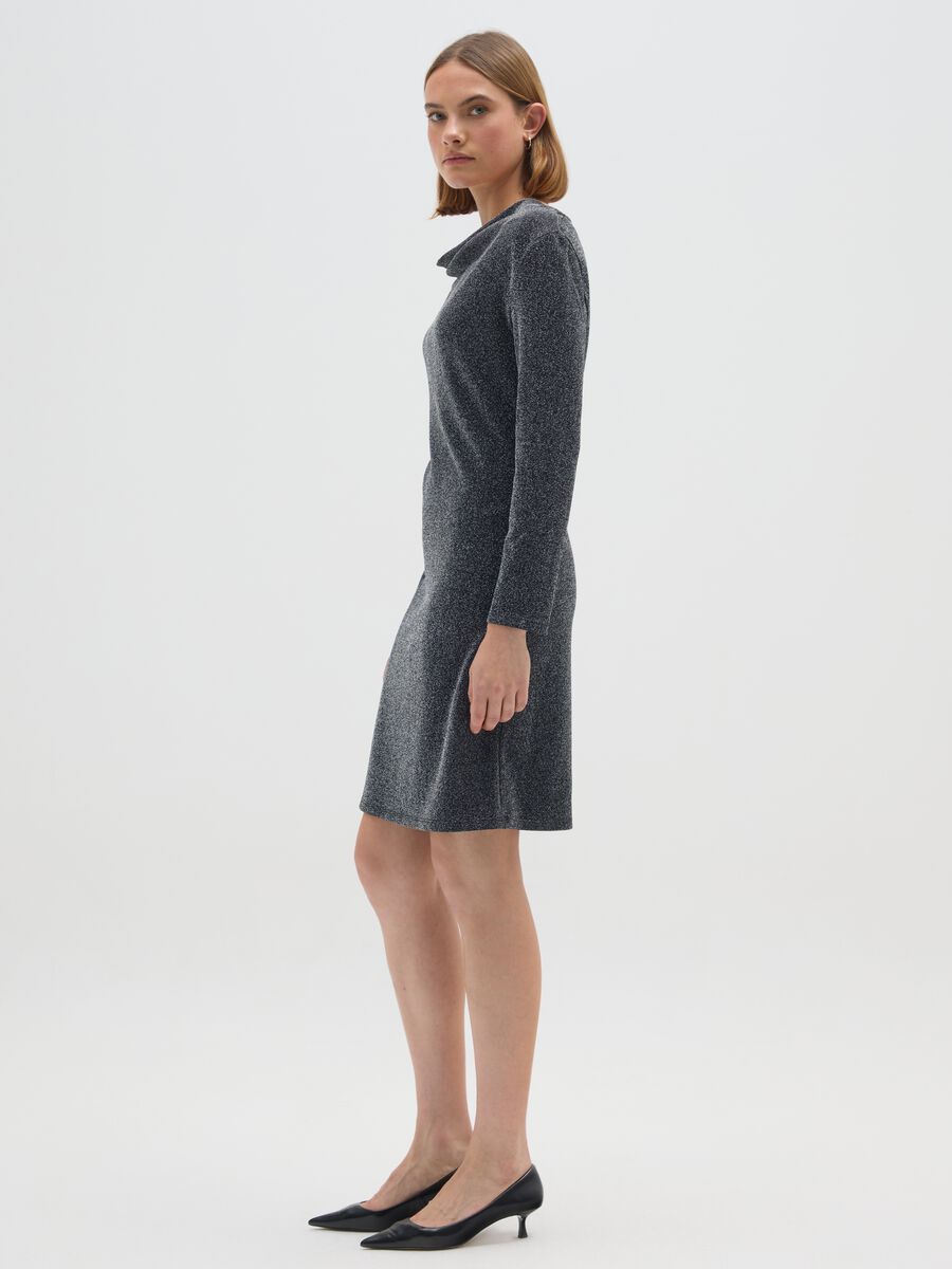 Abito nero metallizzato a maniche lunghe regular fit_1