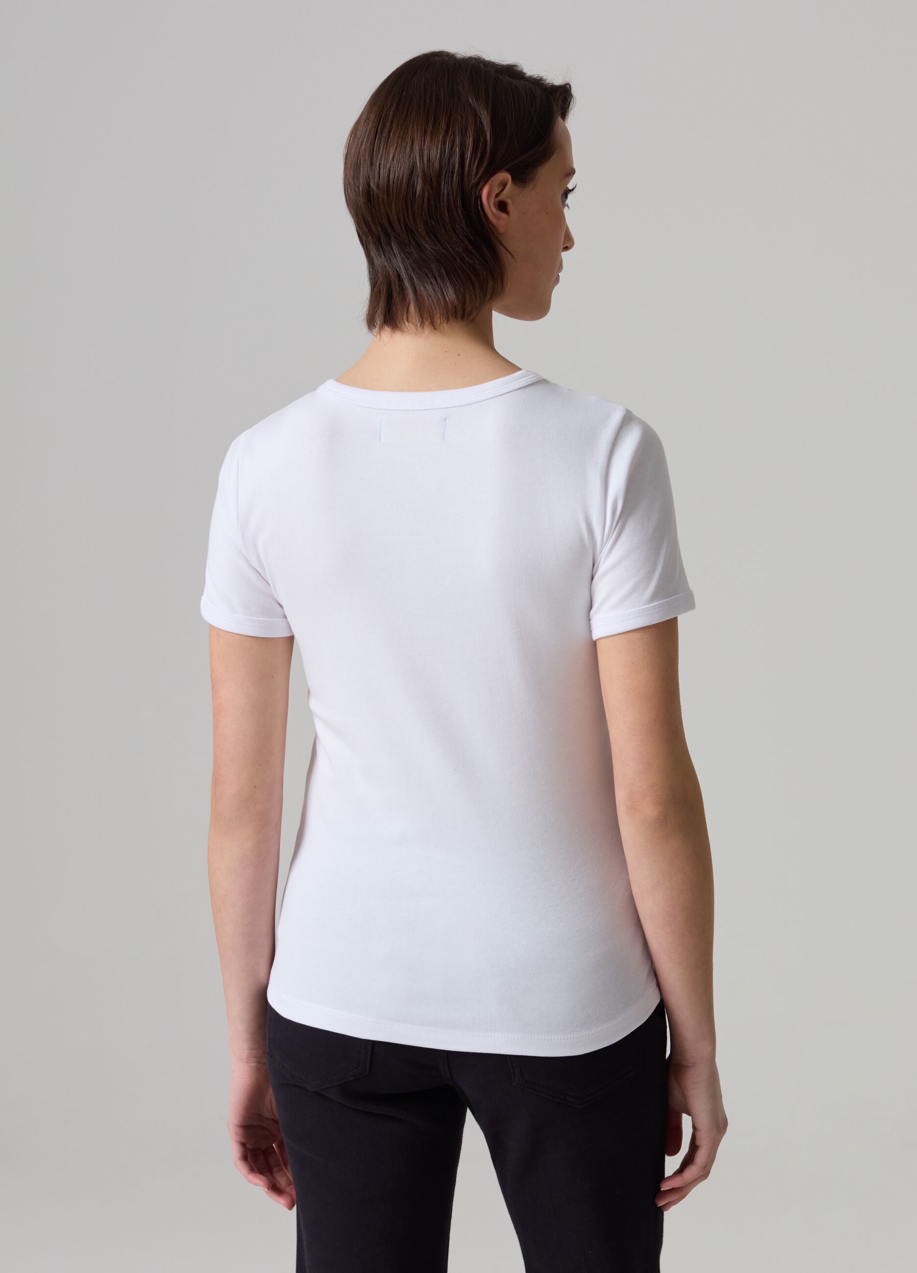 T-shirt girocollo in cotone stretch