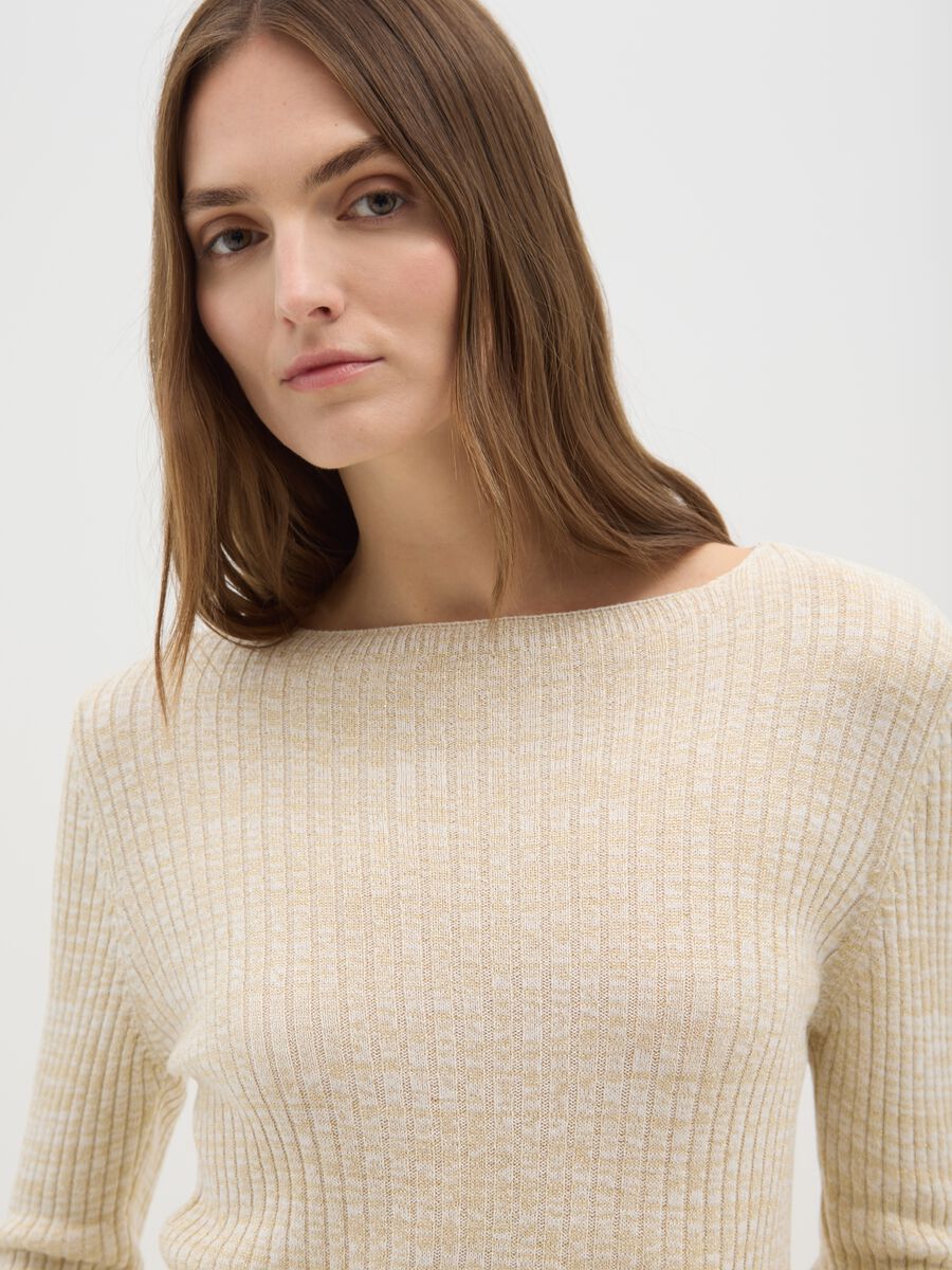 Maglia a costine beige con fibre metalliche_3