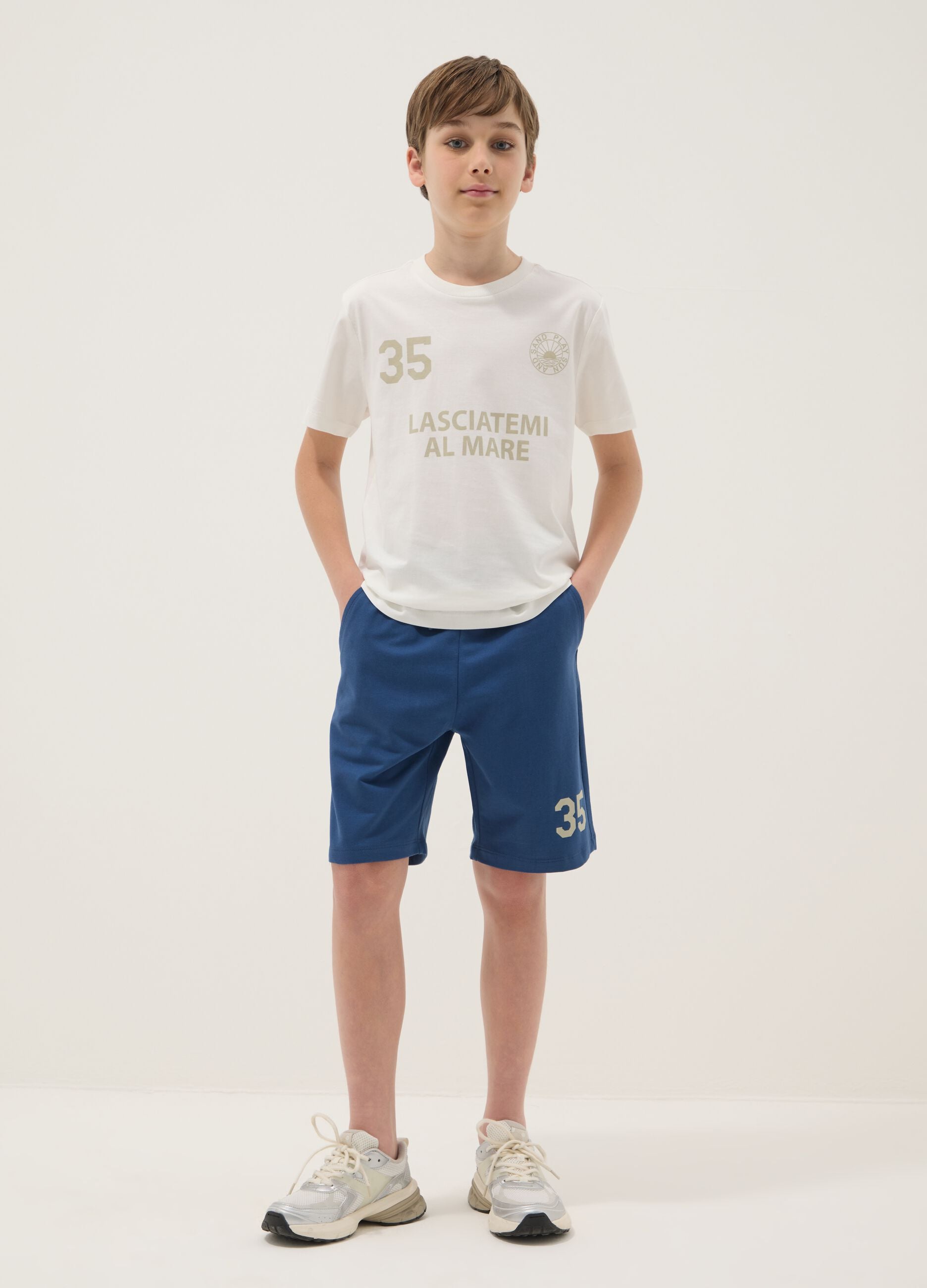 White pure cotton set with T-shirt and shorts