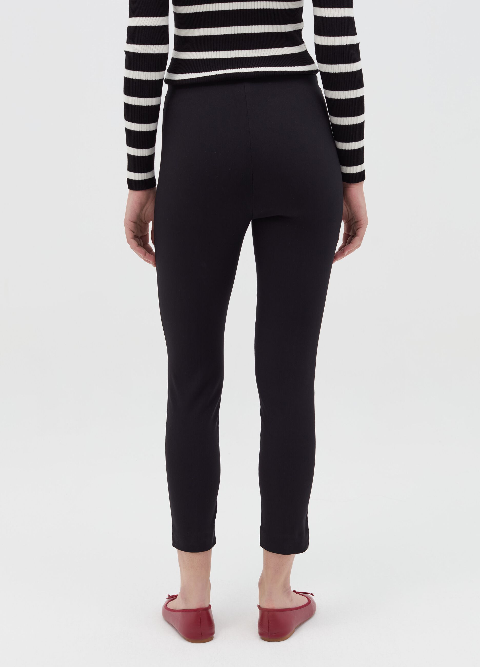 Cropped treggings with embossed seams