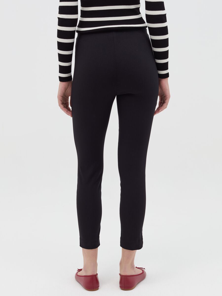 Cropped treggings with embossed seams_3