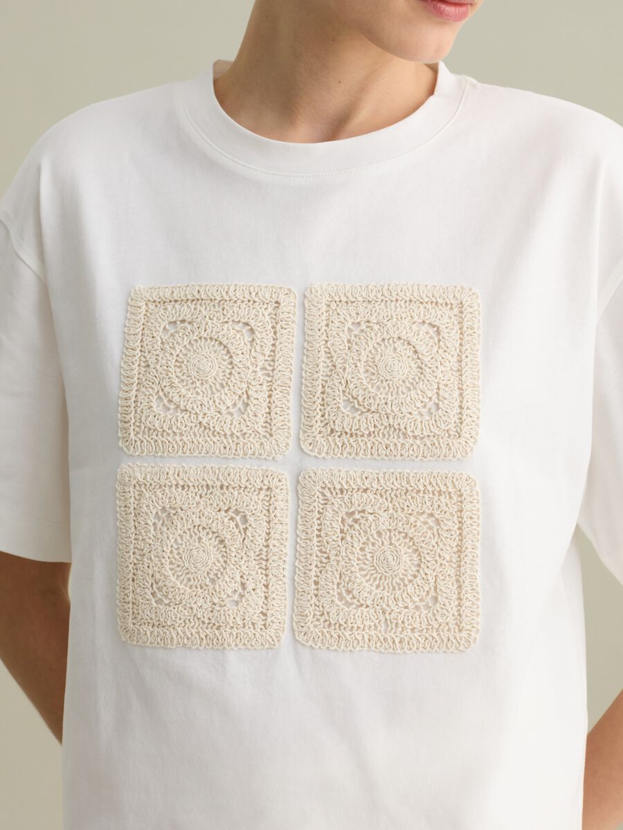 White boxy-fit T-shirt with crochet detail_2