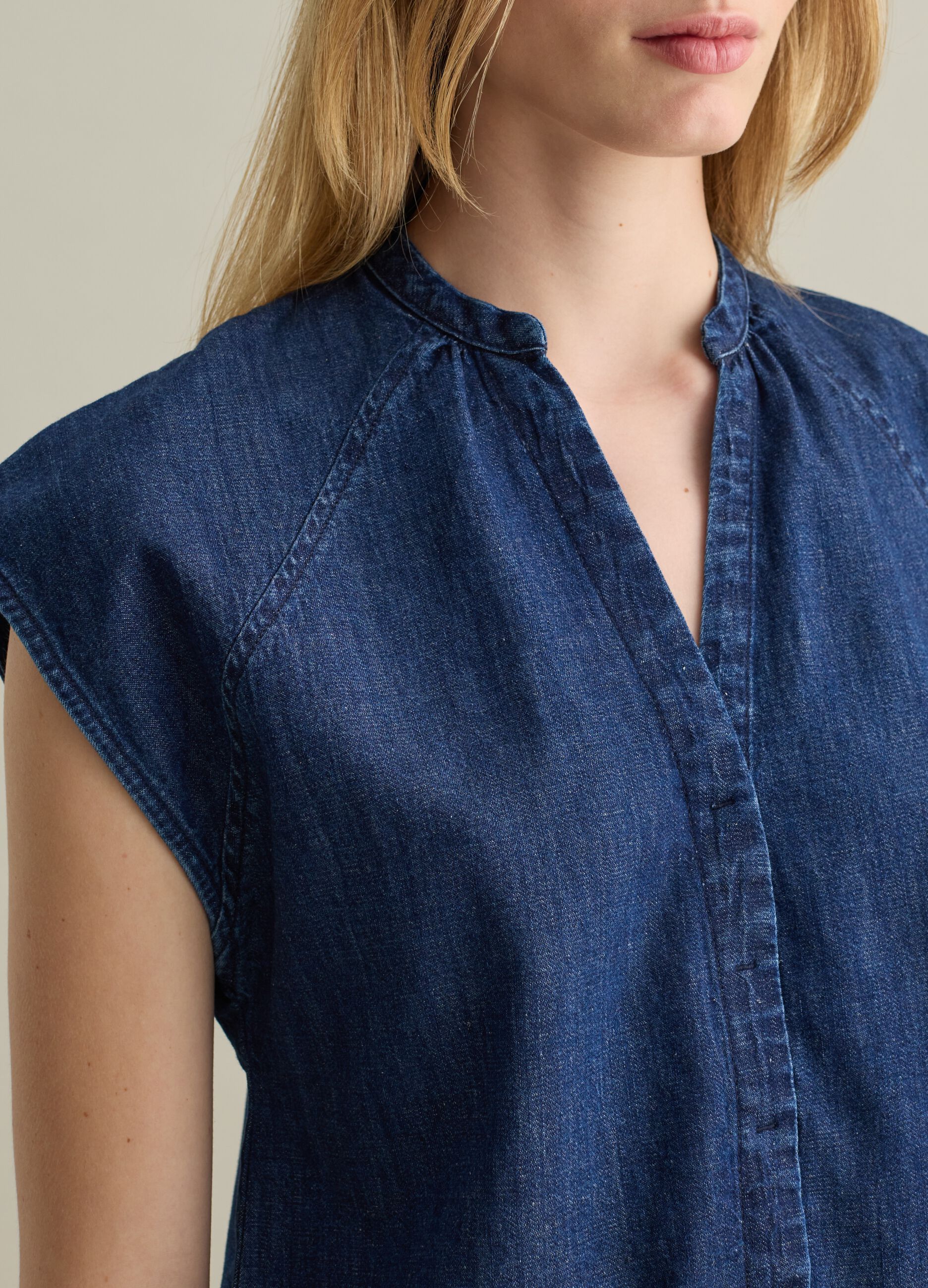 Short Sleeve Denim Shirt in Graphite