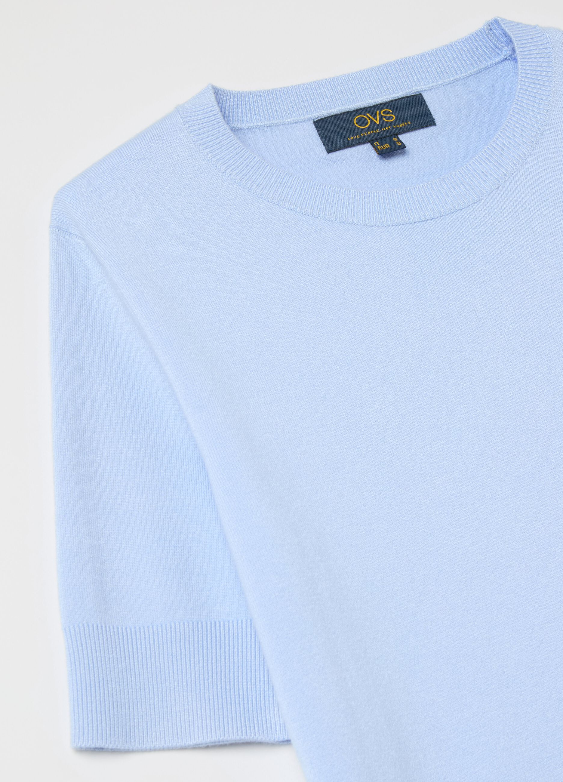 Short-sleeved top