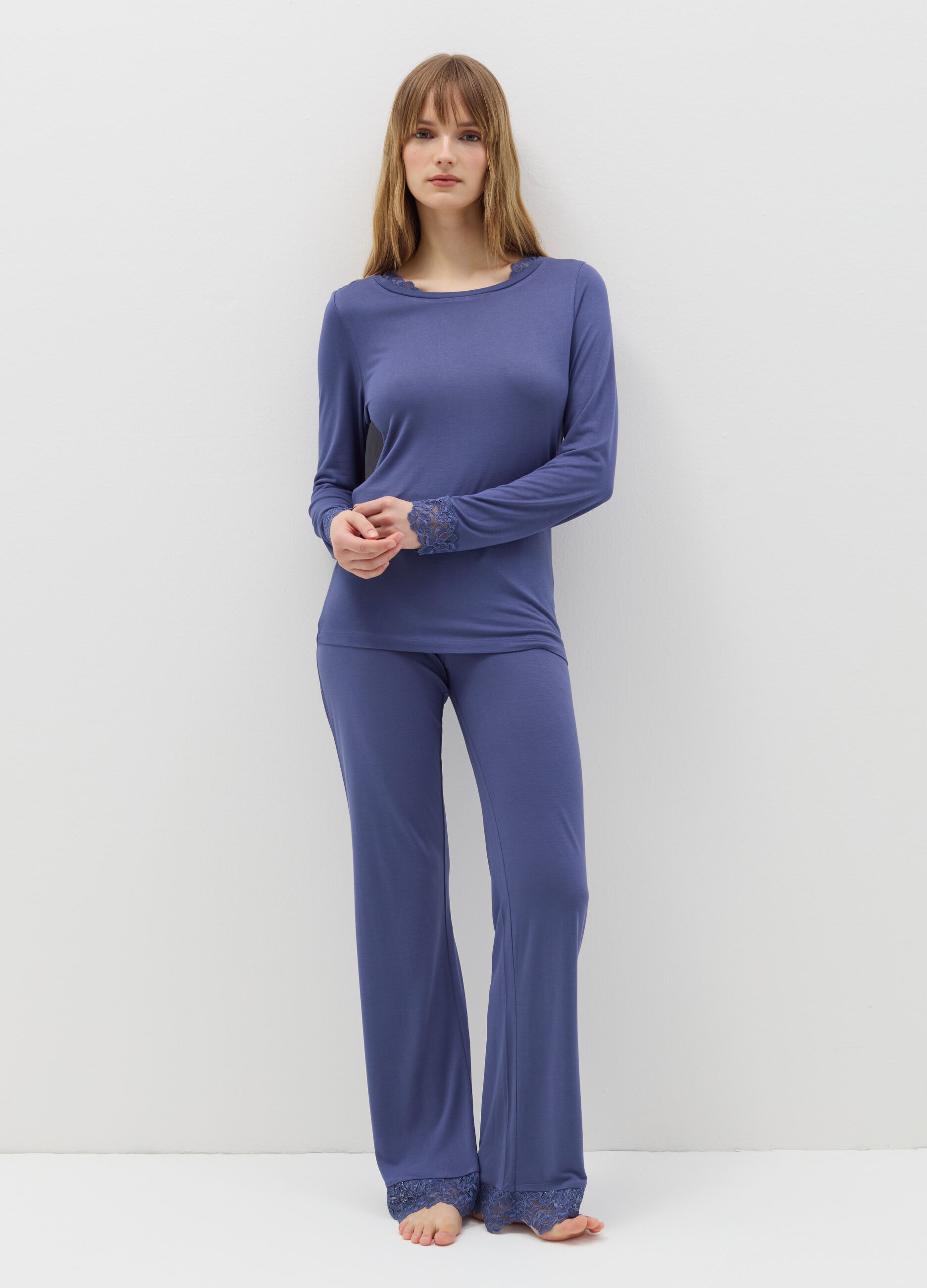 Pyjama top with lace inserts