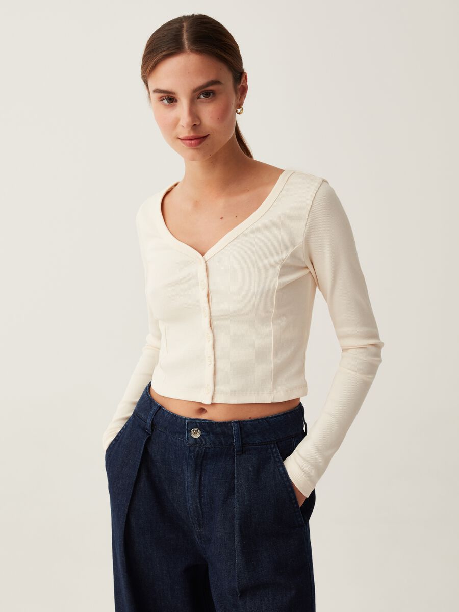 T-shirt cropped a maniche lunghe con bottoni_1