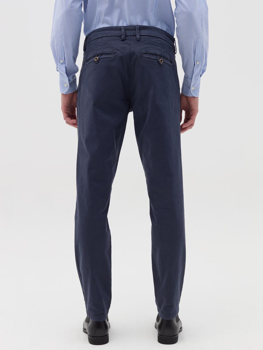 Pantalone chino slim fit in cotone stretch_3