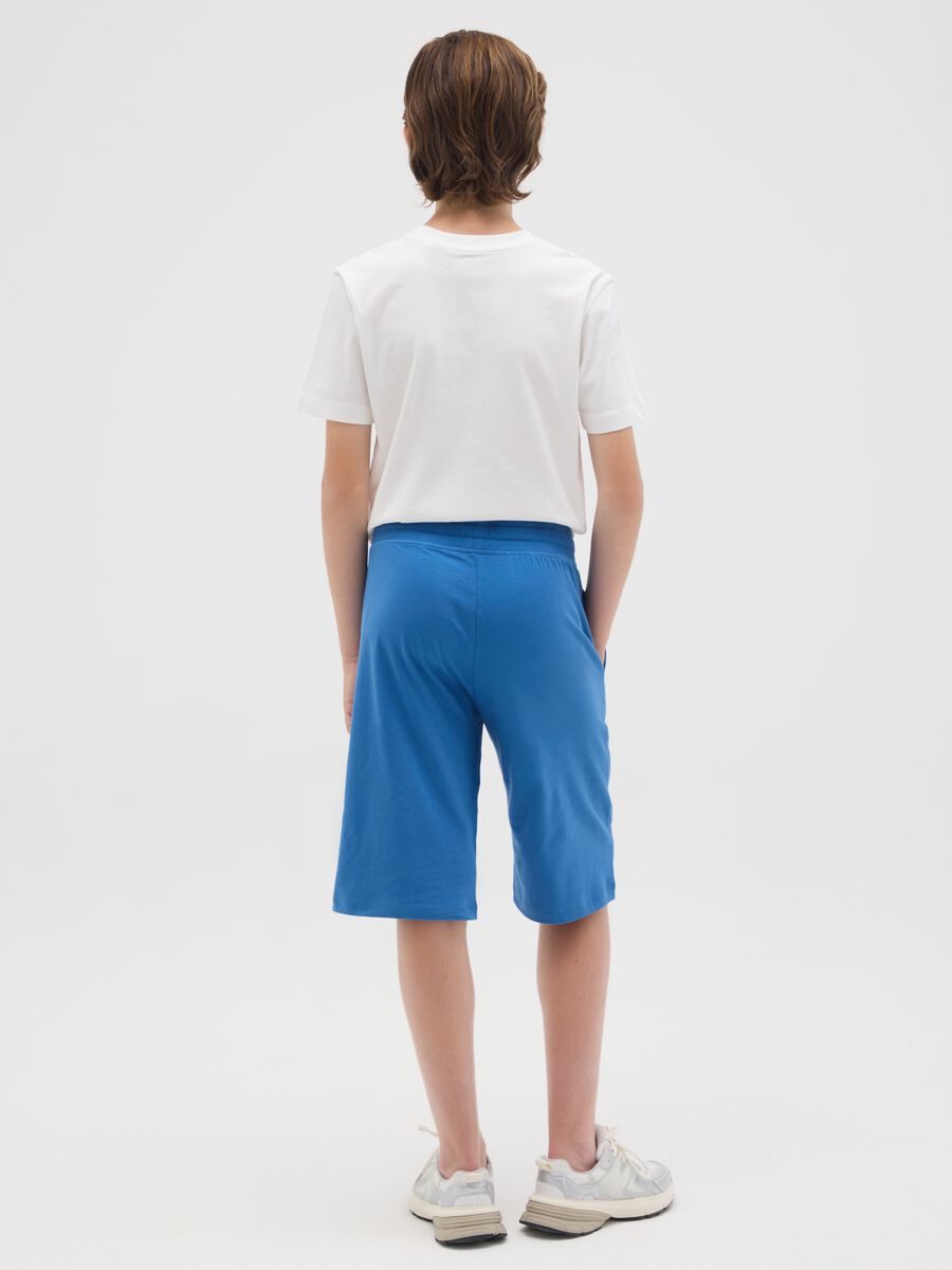 Bermuda da ragazzo in puro cotone blu regular fit con girovita elasticizzato_1