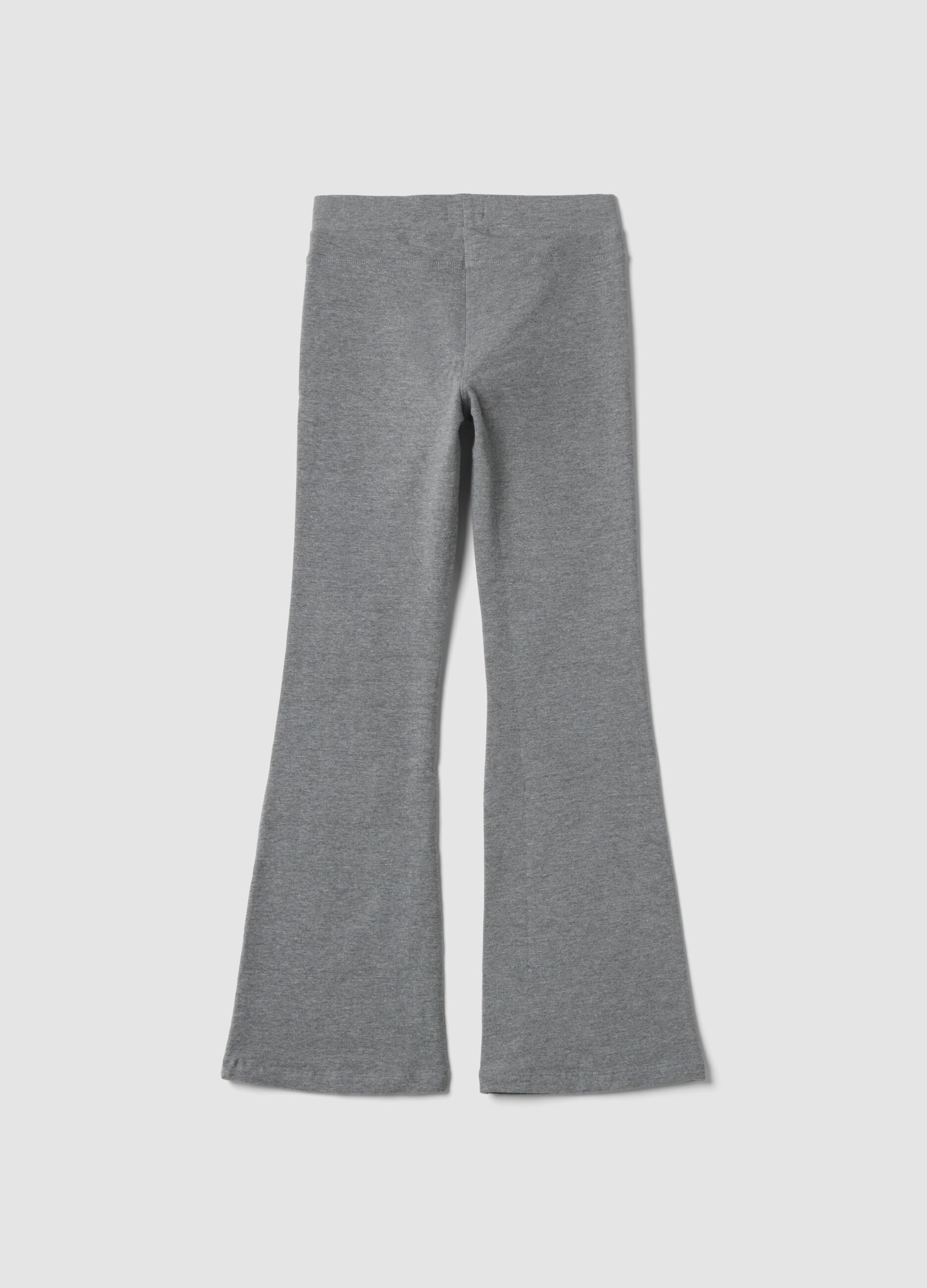 Pantaloni flare grigi in cotone organico e viscosa elasticizzata
