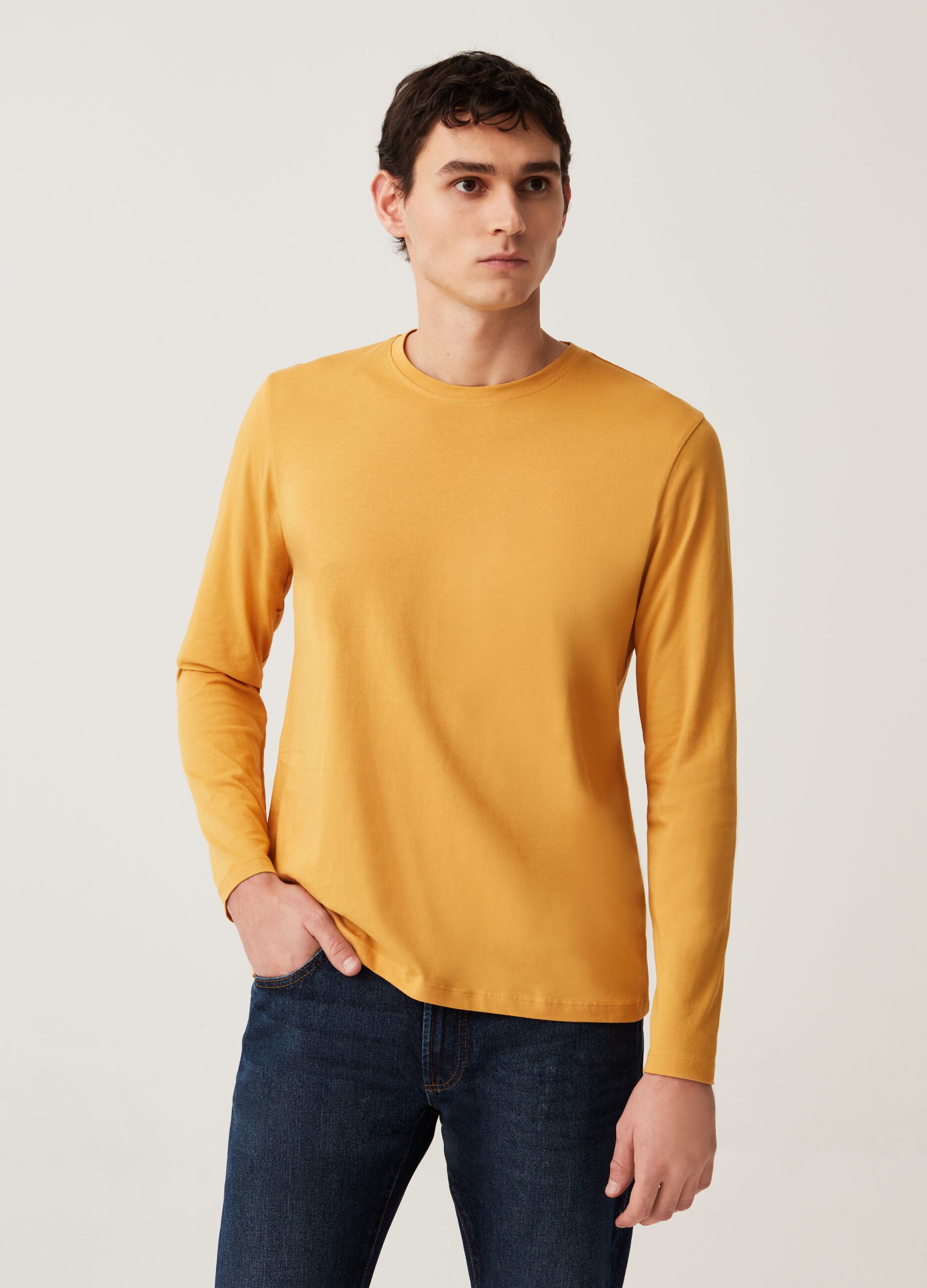 T-shirt girocollo a maniche lunghe_0