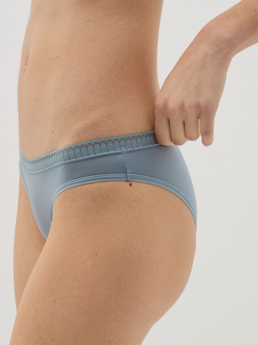 Microfibre briefs with geometric motif_3