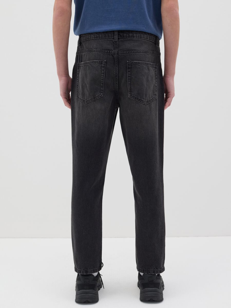 Slim-fit jeans with five pockets_2