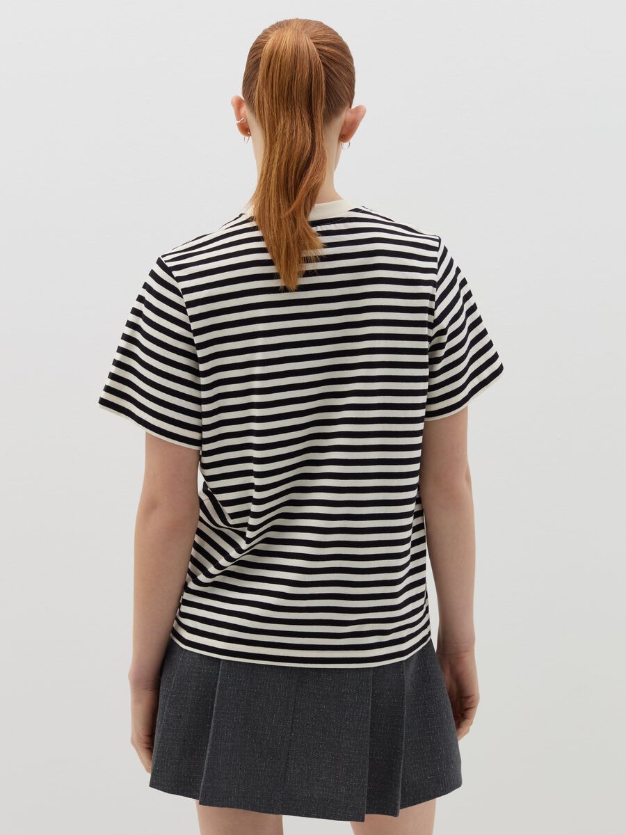 Striped T-shirt with embroidery_3