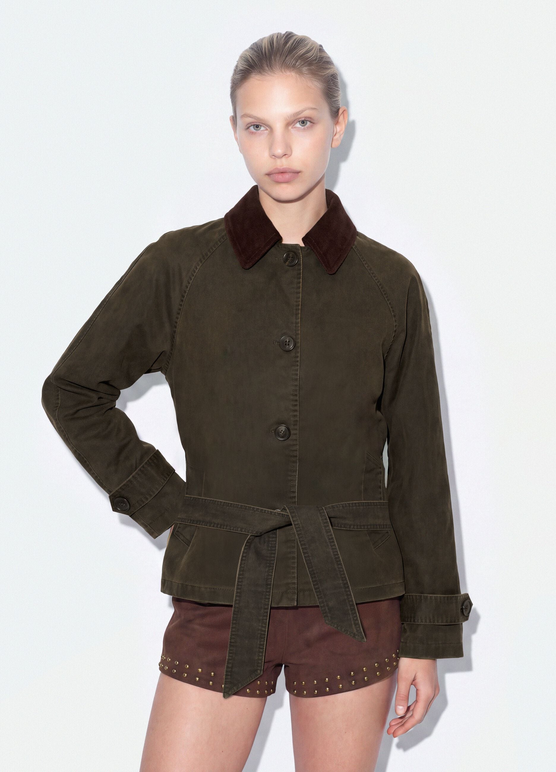 Green cotton-blend trench coat with contrasting collar, regular fit
