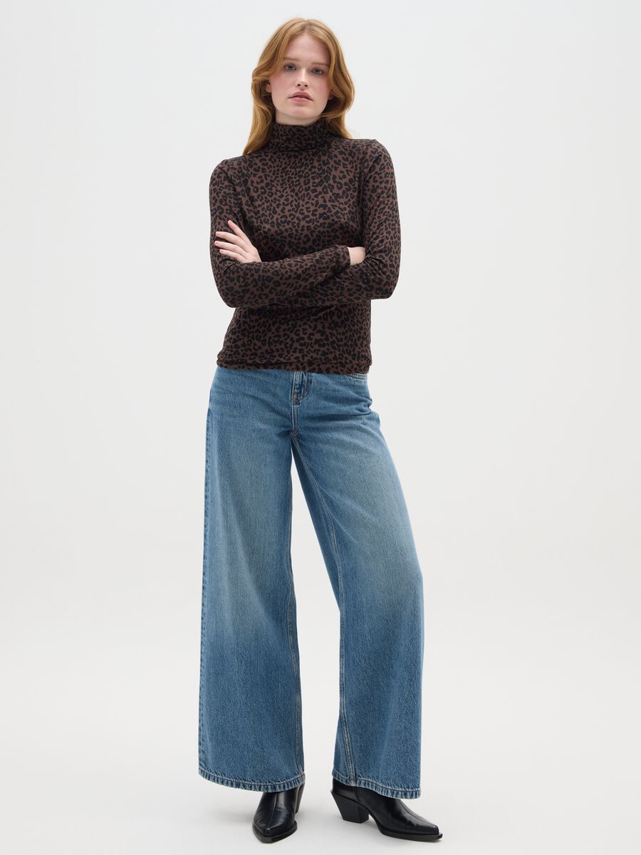 Brown Regular Fit Leopard Turtleneck Sweater_1