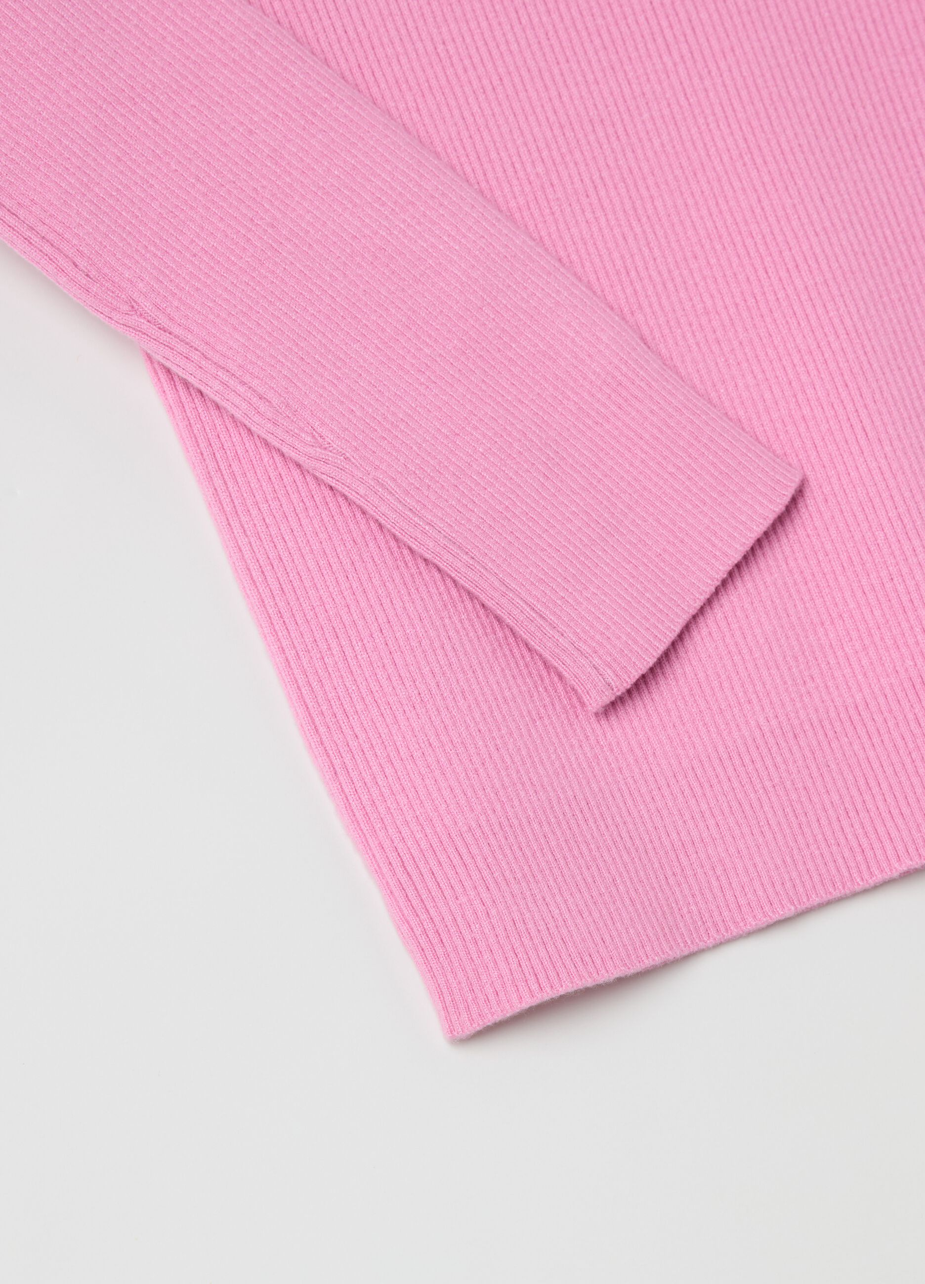 Maglia mock neck a costine