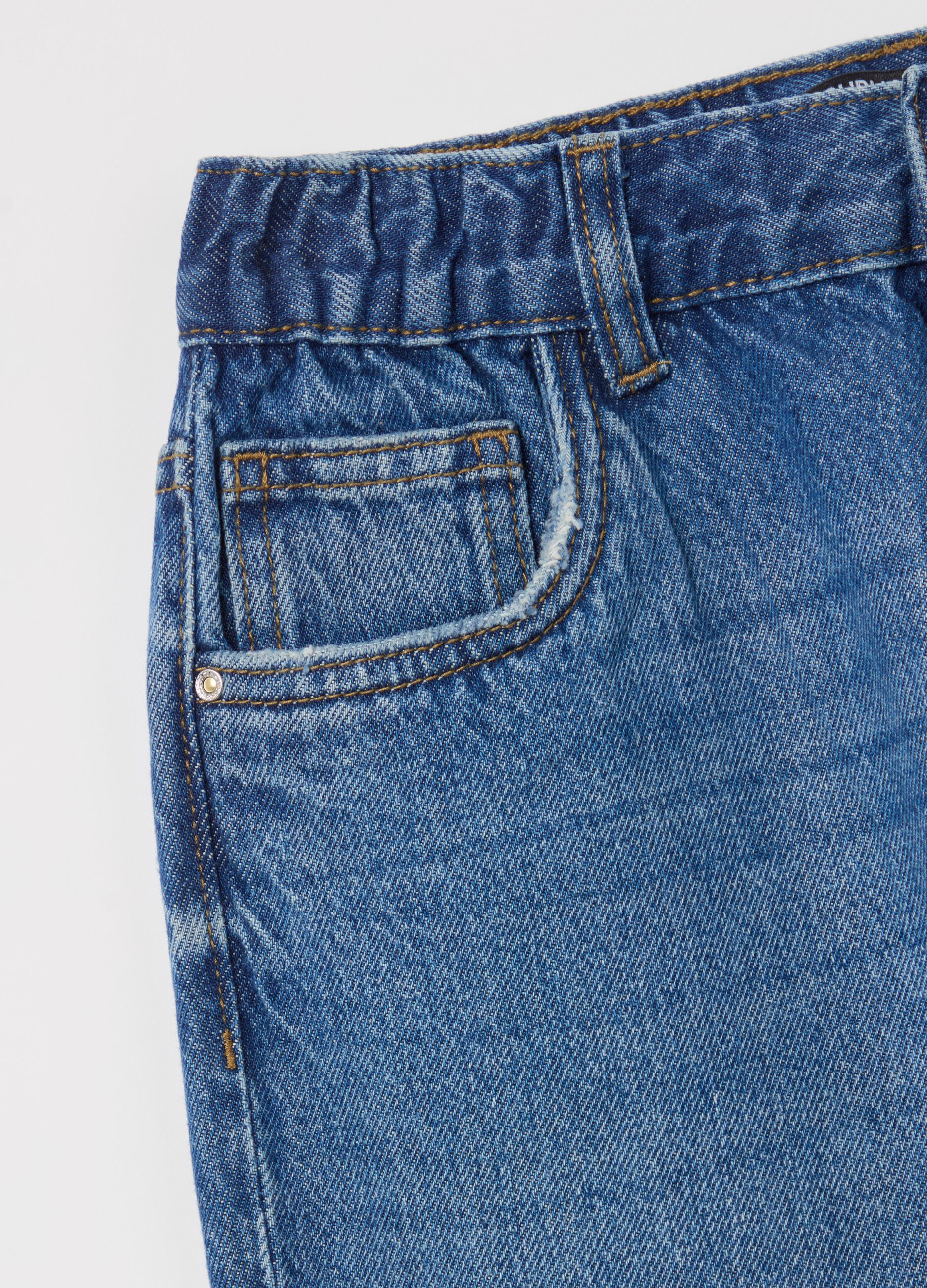 Cropped mum-fit jeans