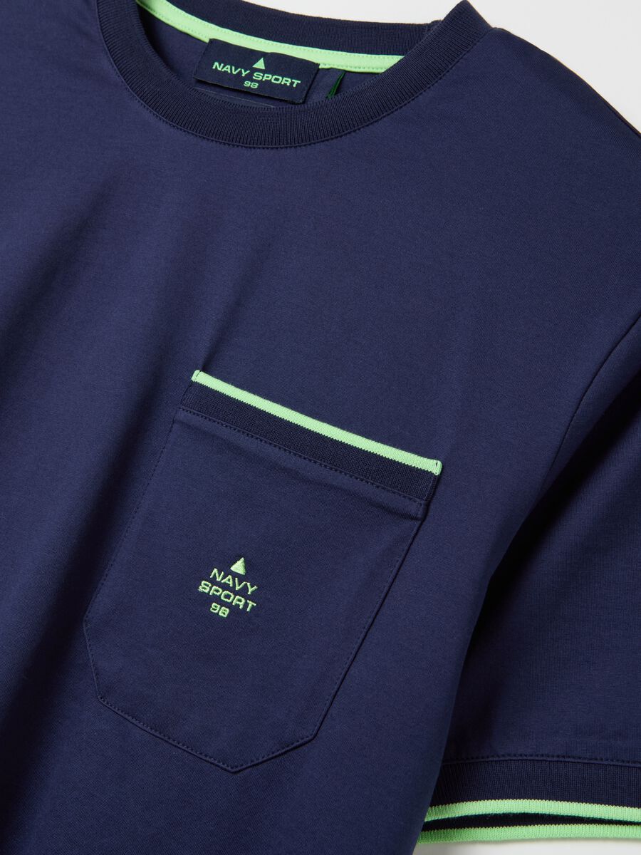 T-shirt with pocket and logo embroidery_5