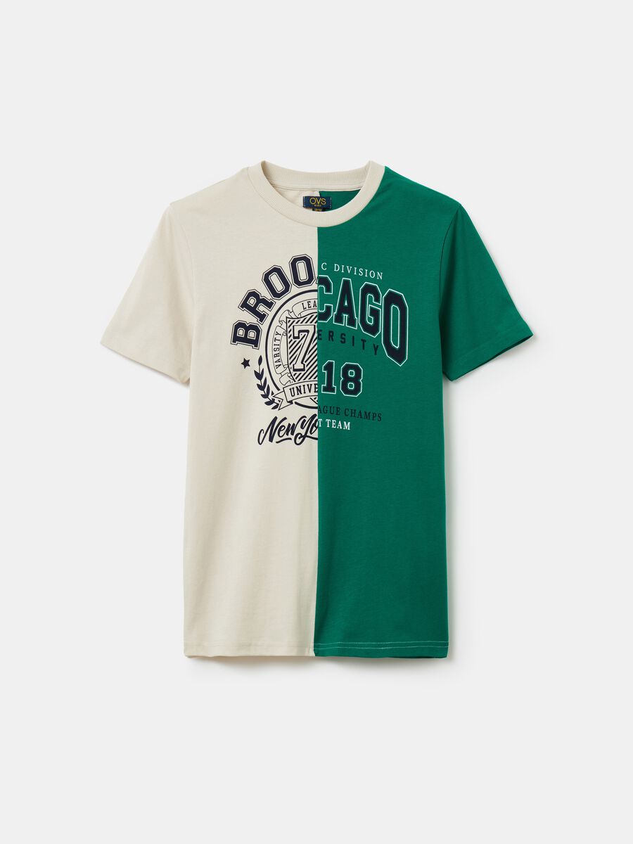 T-shirt bicolore con stampa lettering_0