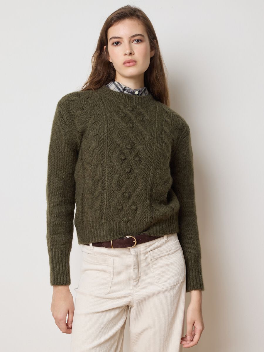 Maglione verde regular fit con motivo a treccia_0