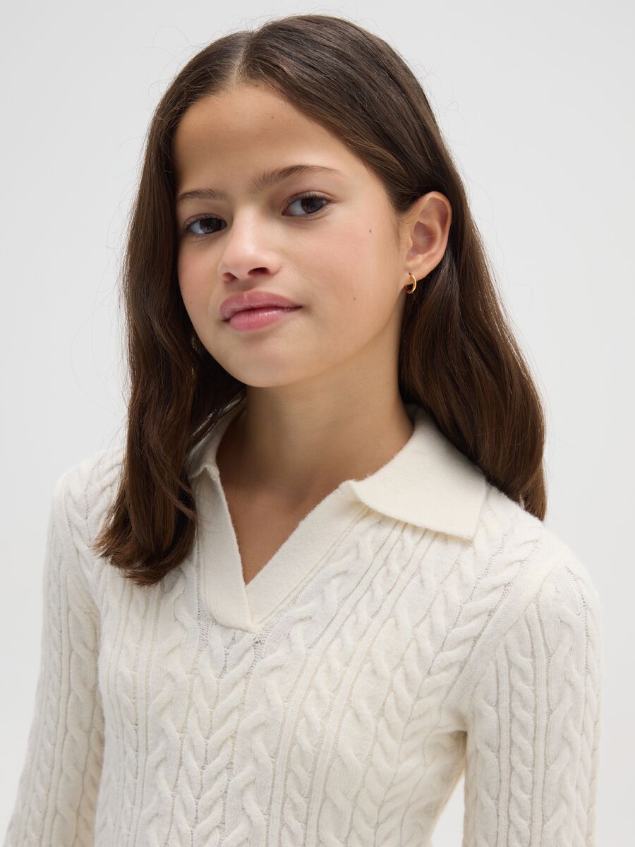 Beige girl's fitted sweater with polo collar_2