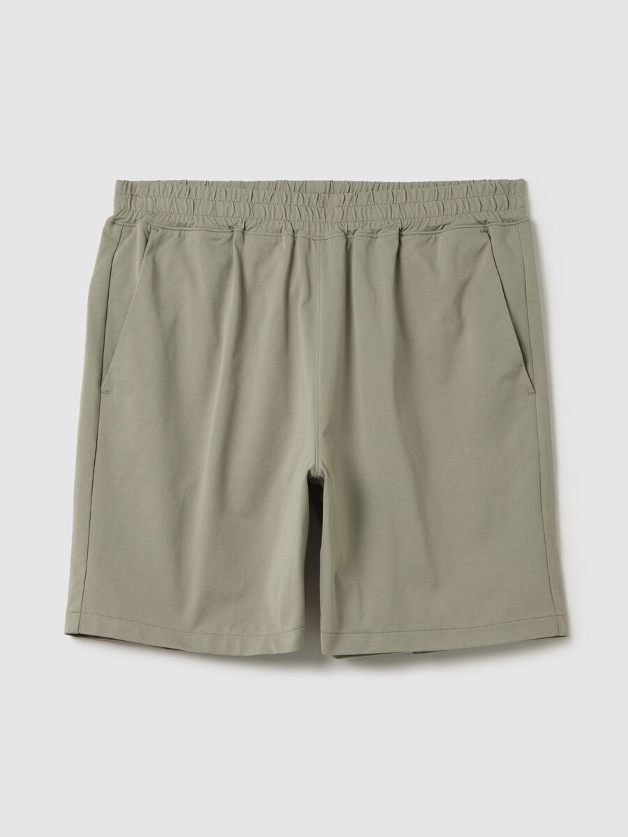 Green Bermuda joggers in stretch fabric_4