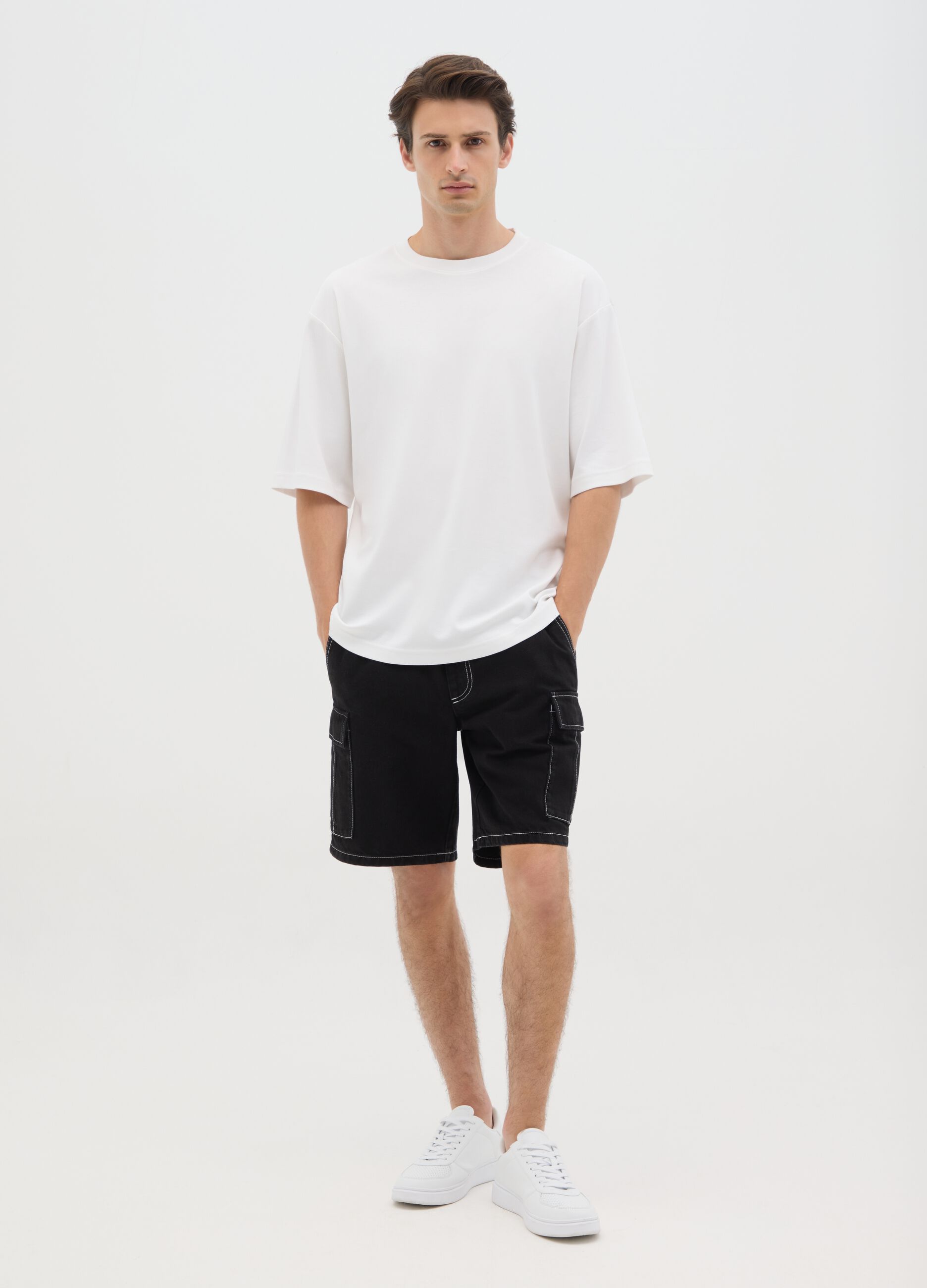 Bermuda cargo da uomo in puro cotone nero wide leg