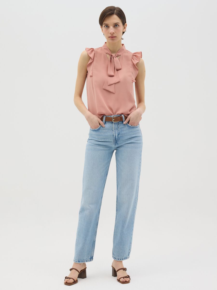Pink sleeveless blouse with flounce_1