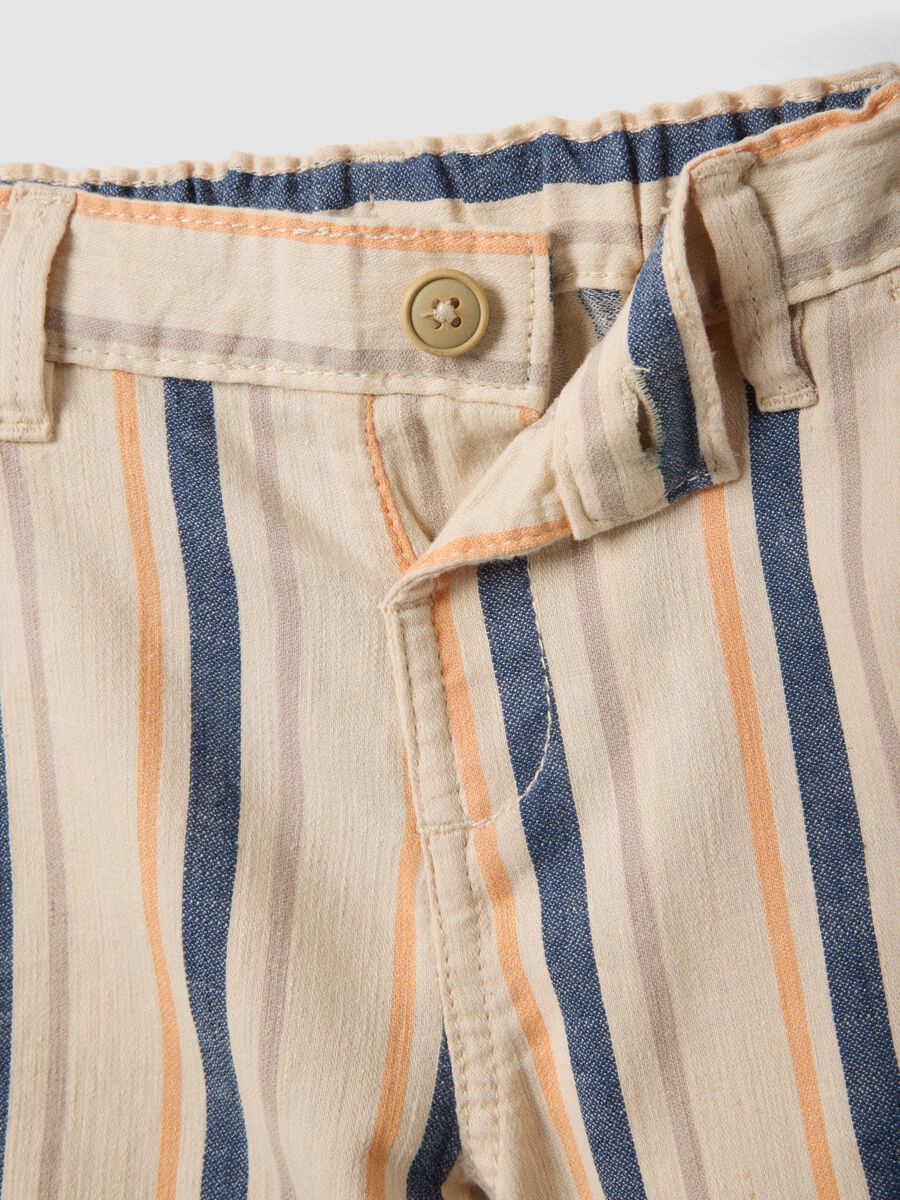 Blue linen-cotton blend set with shirt and striped shorts for baby boy_3