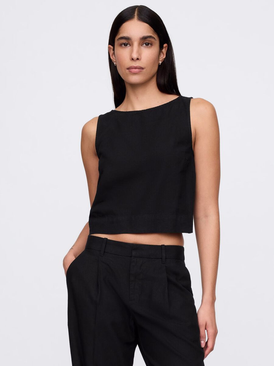Black sleeveless top_0