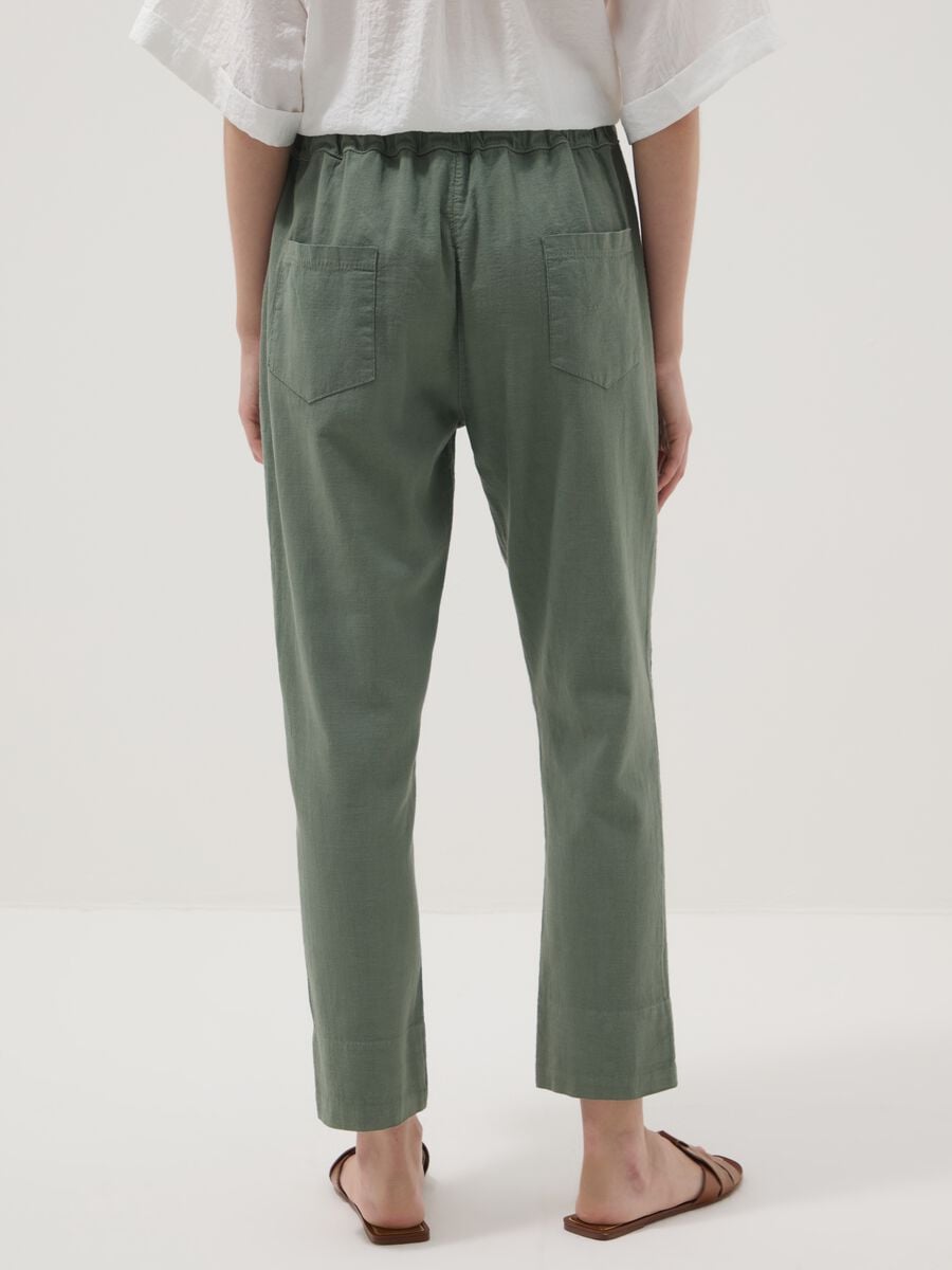 Green linen-cotton blend trousers with elasticated waist, regular fit_2