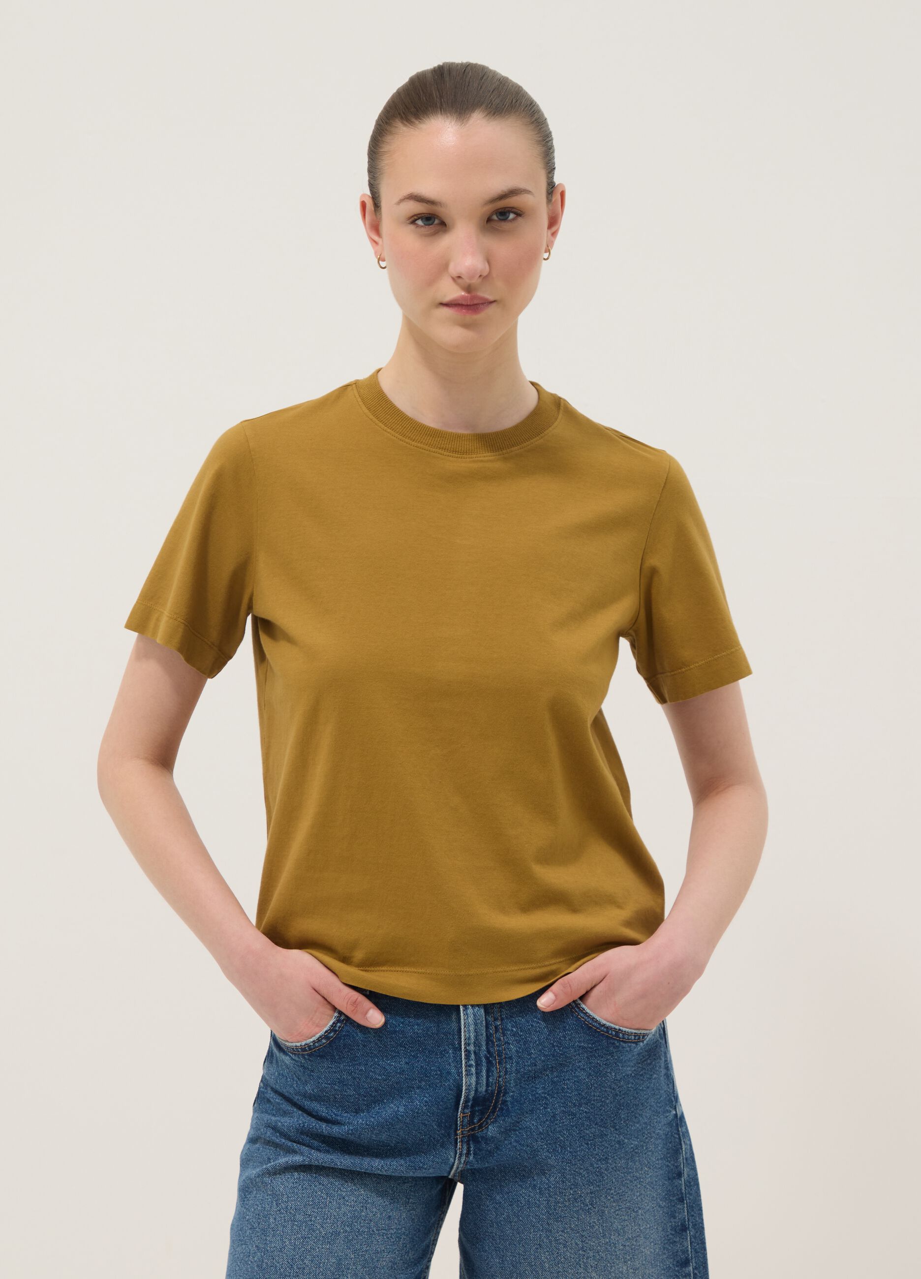 T-shirt marrone a maniche corte in puro cotone regular fit