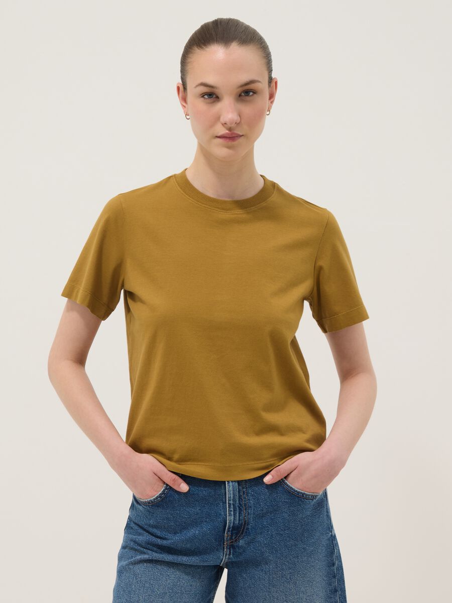 T-shirt marrone a maniche corte in puro cotone regular fit_0