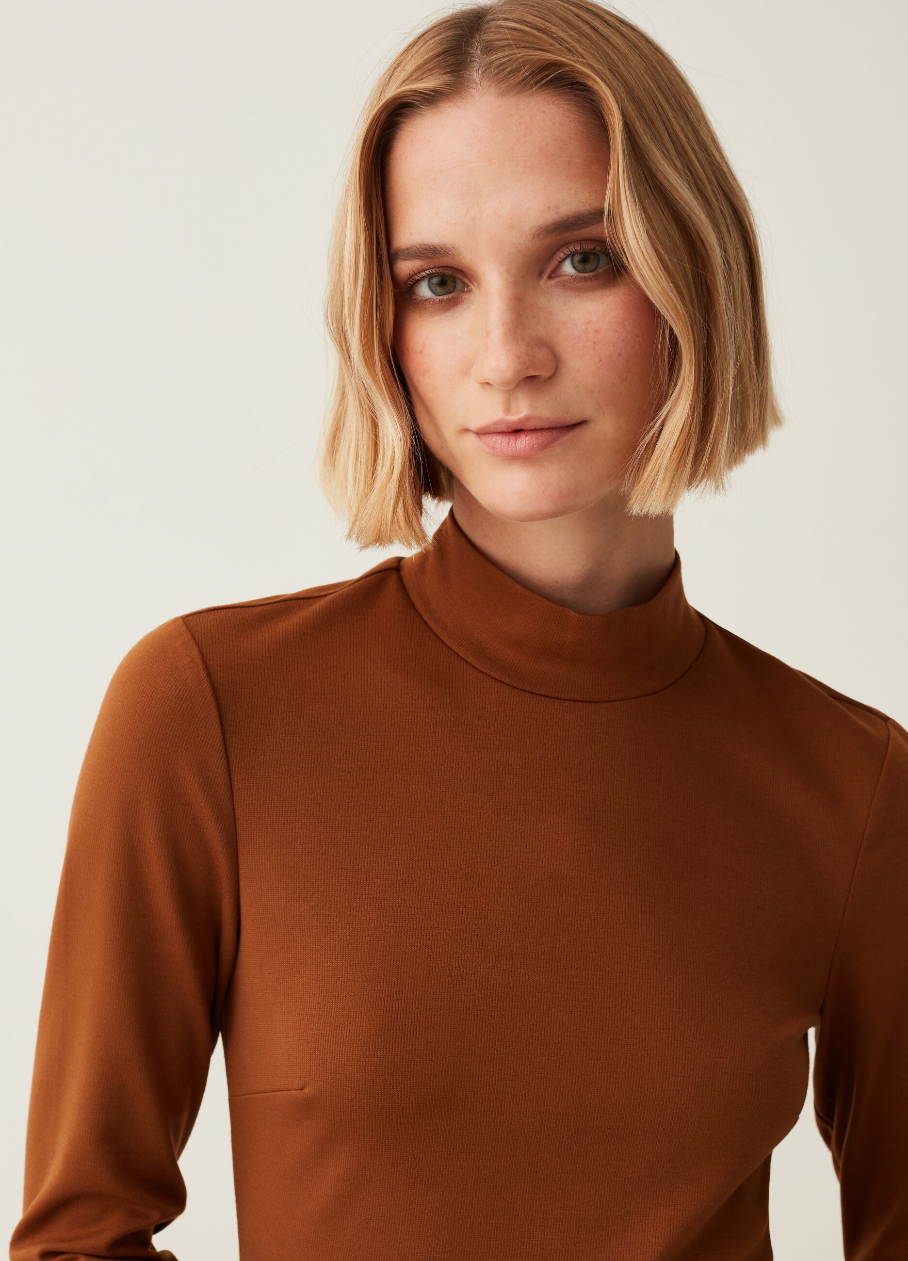 Abito corto mock neck_1