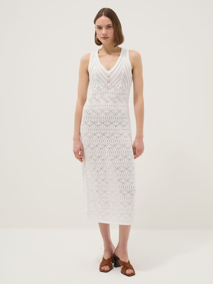 Vestito in puro cotone bianco slim fit con design traforato deep V_0