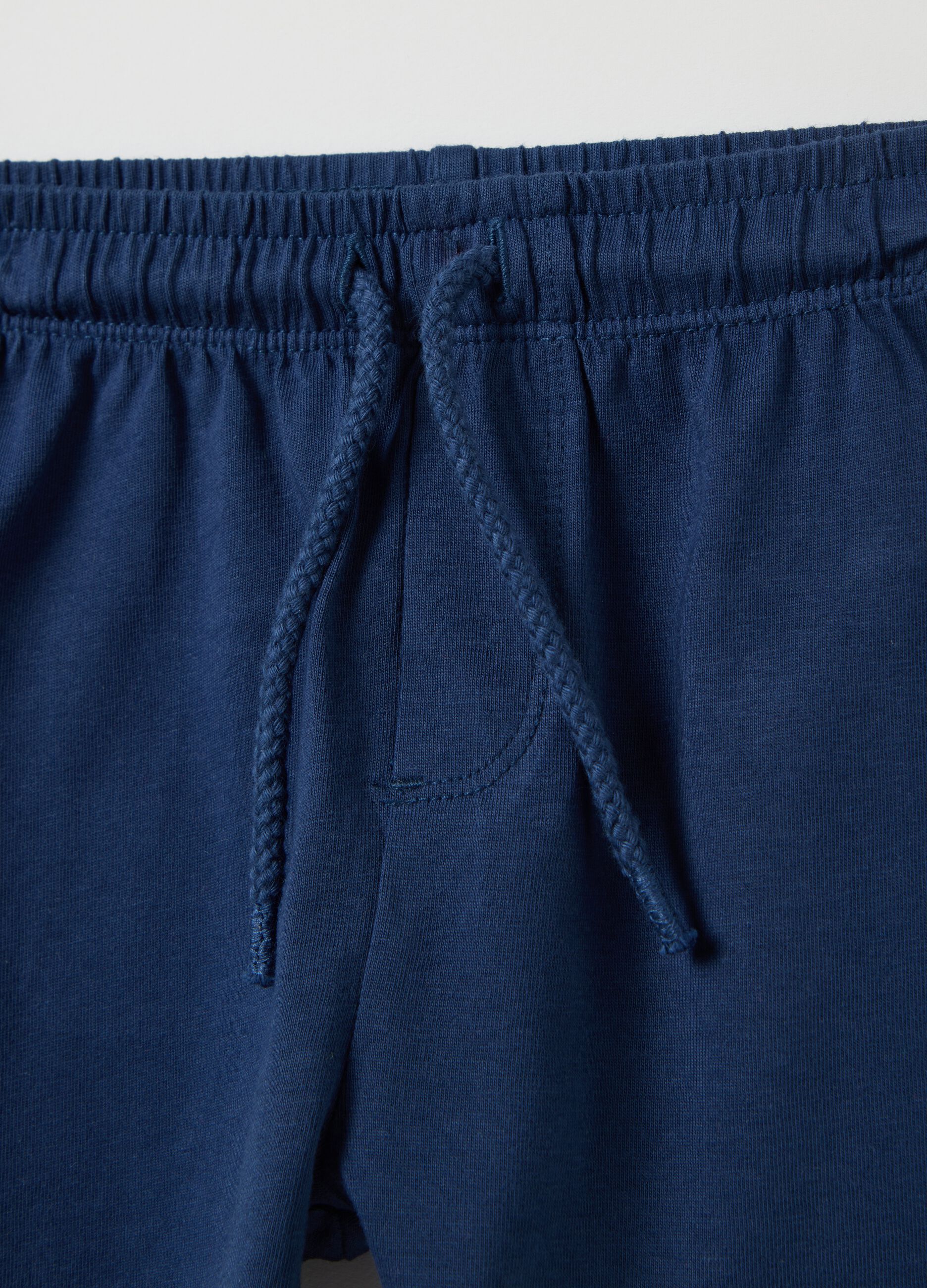 Two-pack green and blue Bermuda shorts with drawstring and print