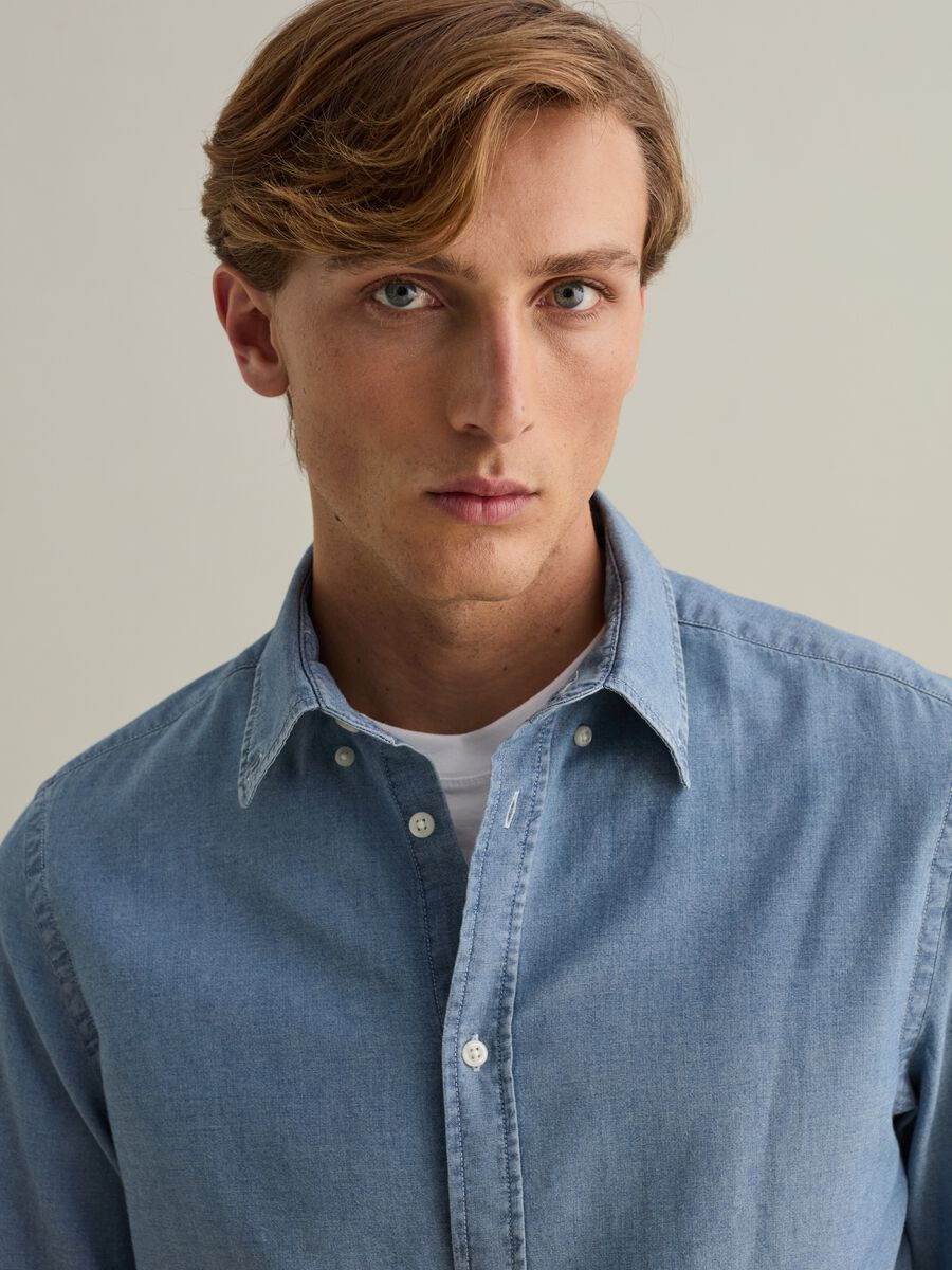 Regular-fit shirt in chambray cotton_3