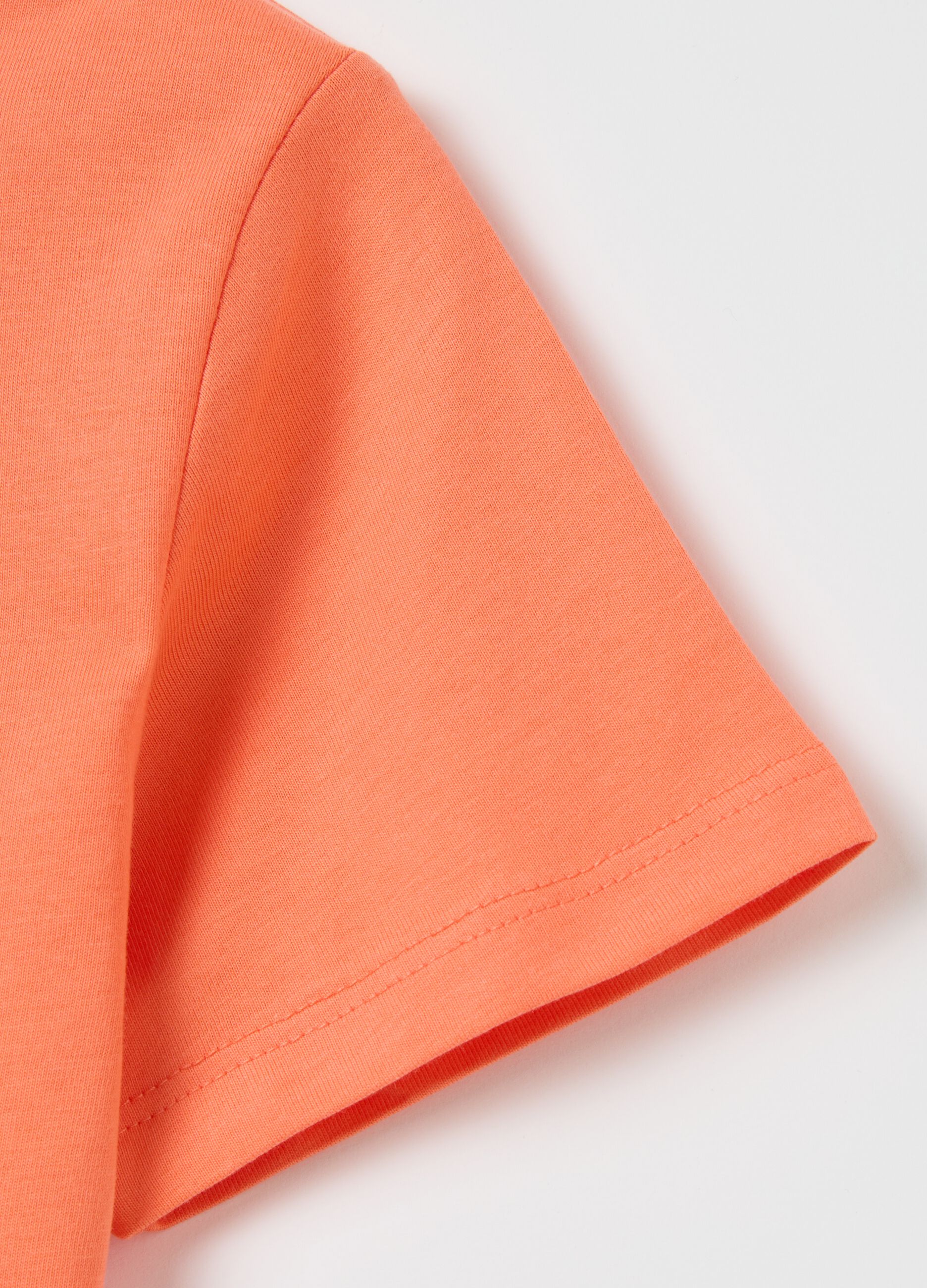 T-shirt in cotone bio con scollo rotondo