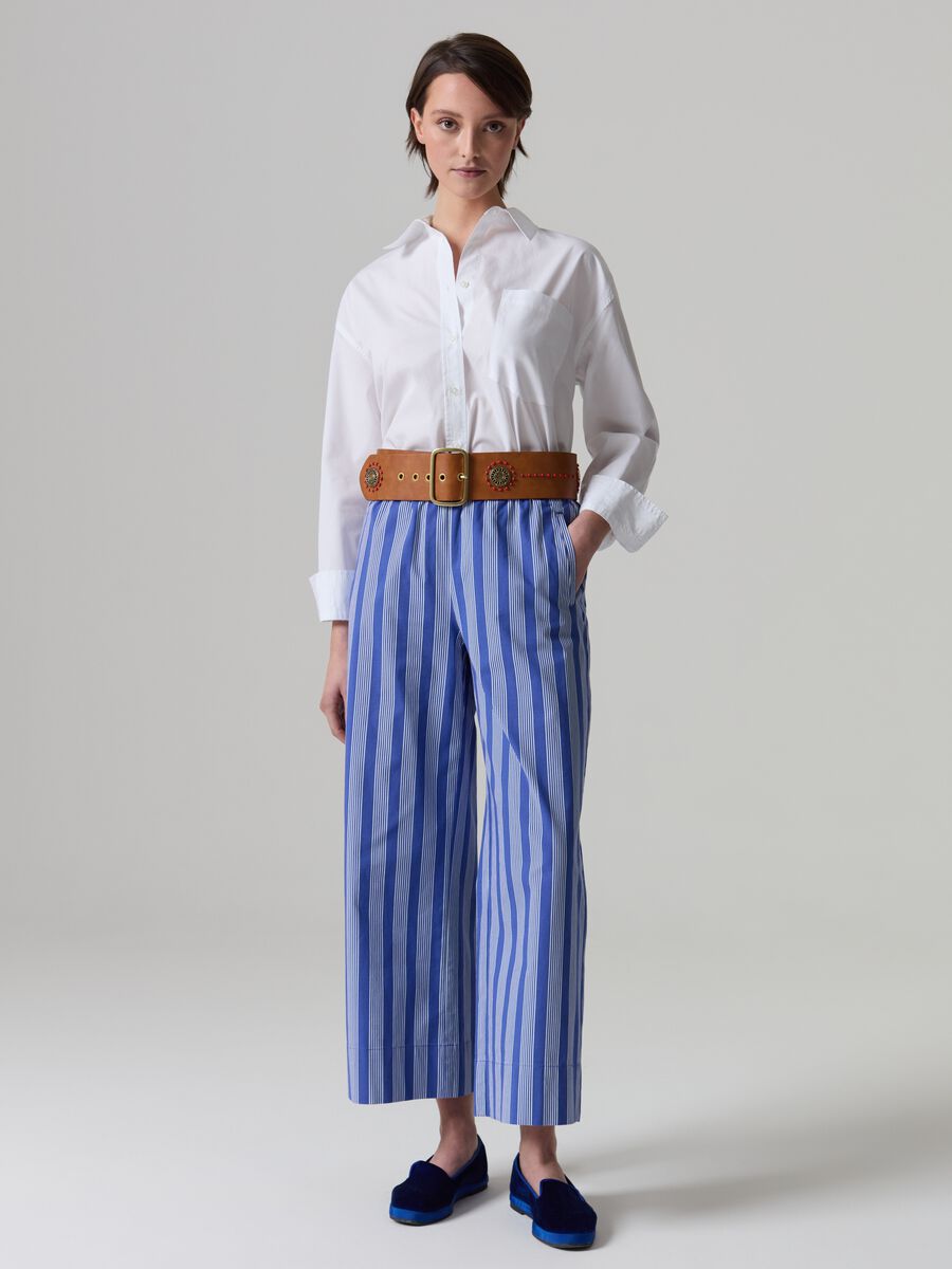 Pantalone cropped wide leg a righe sottili_0