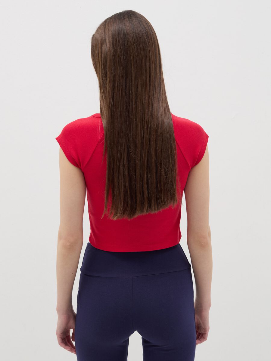 Solid colour T-shirt with V neck_2