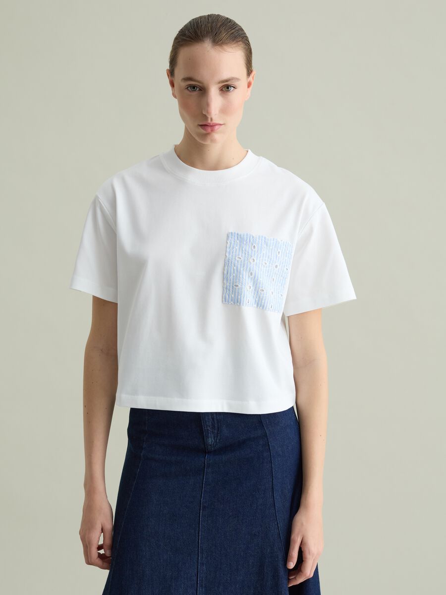T-shirt with broderie anglaise pocket_0