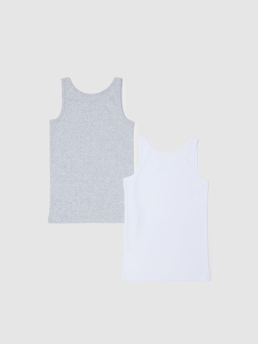 Two-pack of multicolored pure cotton vests for boys in regular fit_1