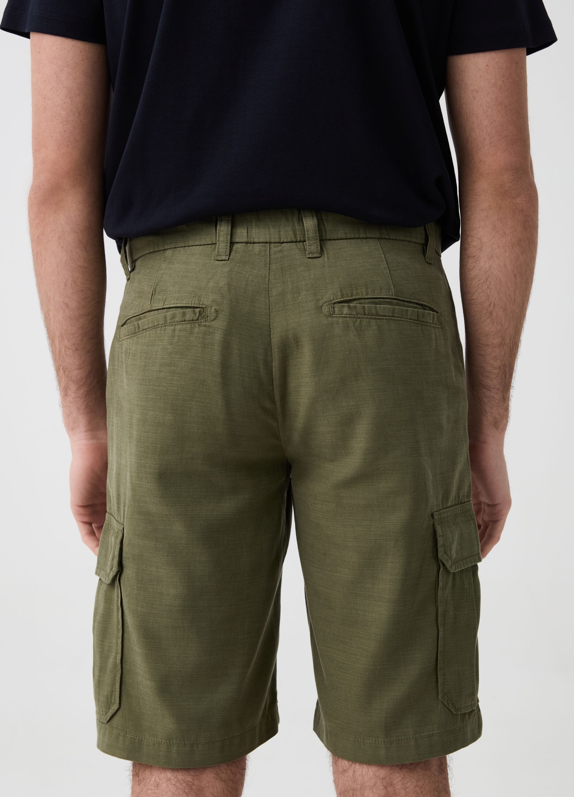 Cargo Bermuda shorts in cotton and linen