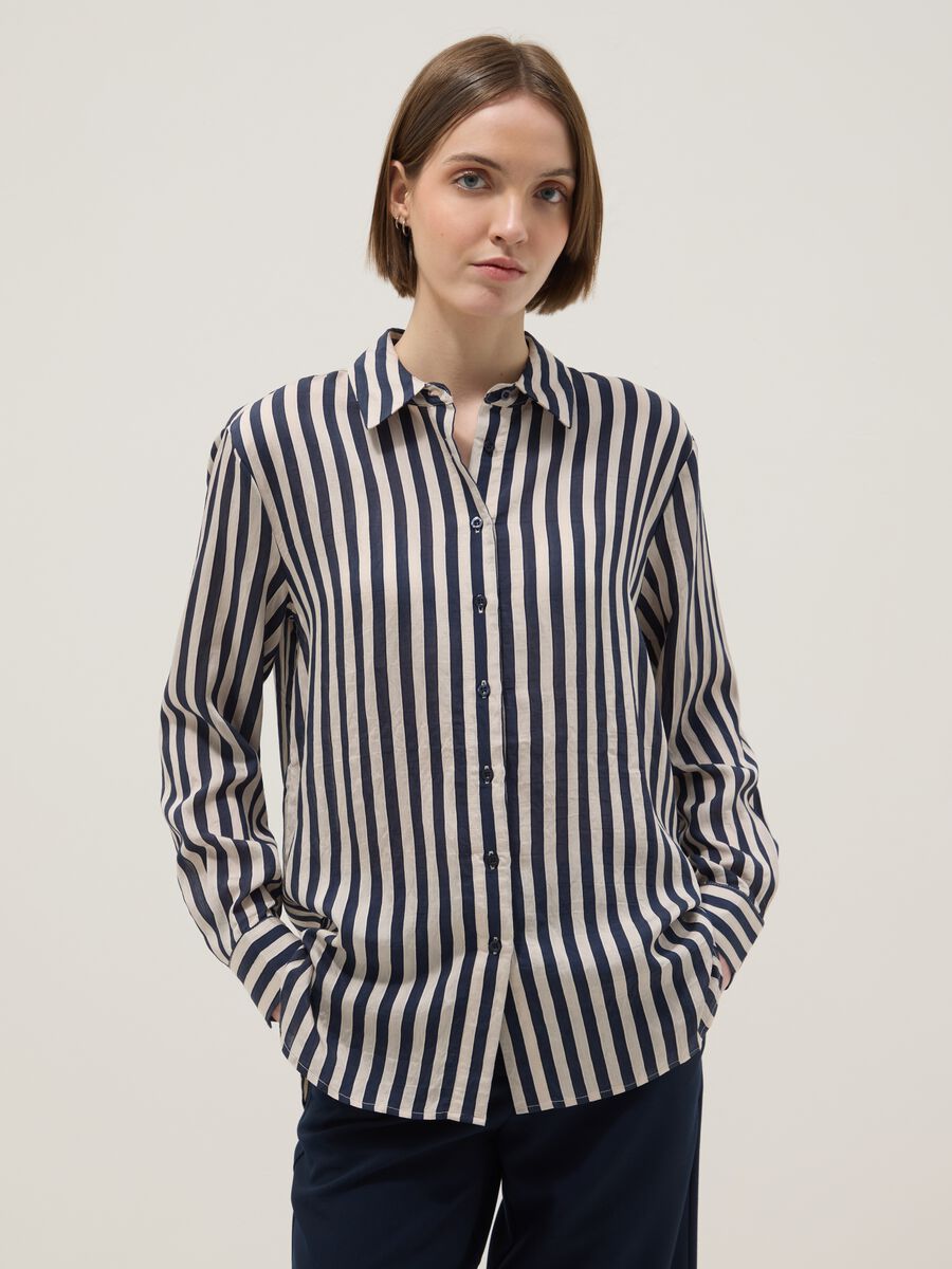 Camicia a righe multicolor regular fit con colletto classico e bottoni_0