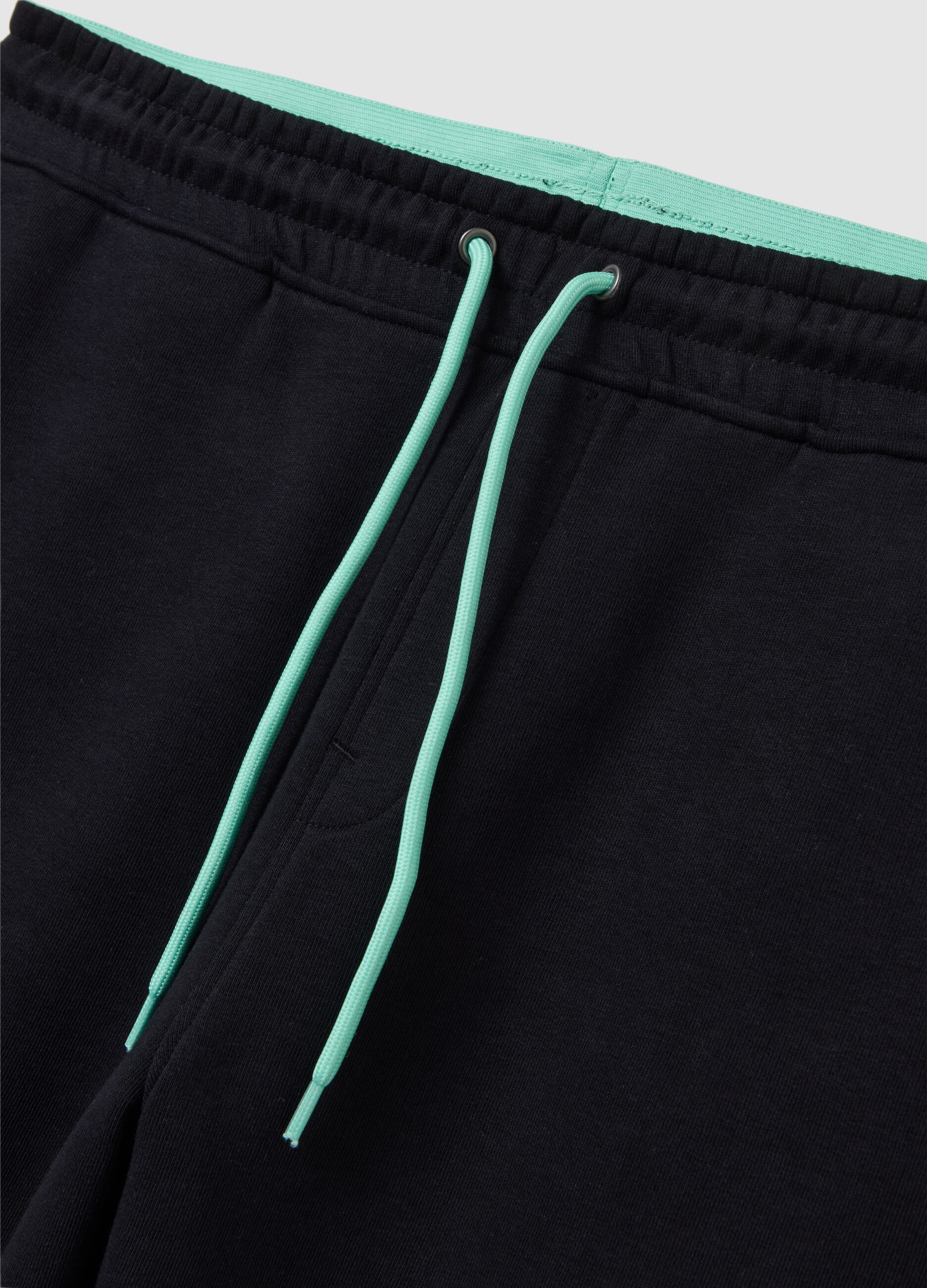 Men's Black Cotton Blend Regular Fit Shorts