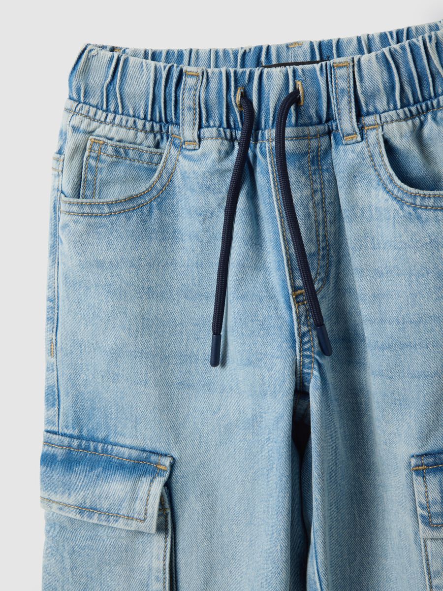 Blue pure cotton regular fit cargo pocket trousers for boys_2