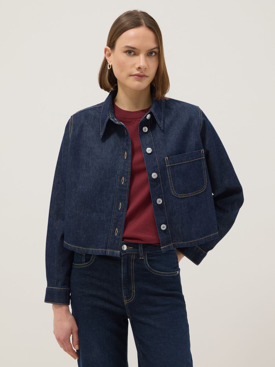 Camicia in puro cotone denim regular fit con bottoni e taschino_0