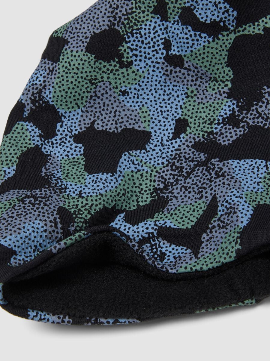 Cappello multicolor in cotone elasticizzato con fantasia per bambino_1